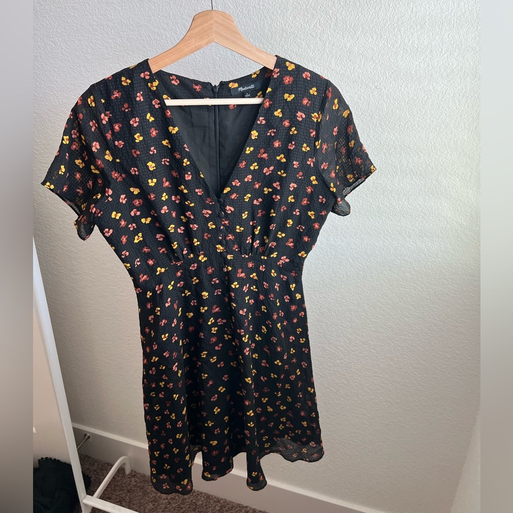 Madewell Black 100% Silk Button Front Swing Dress in Feline Floral